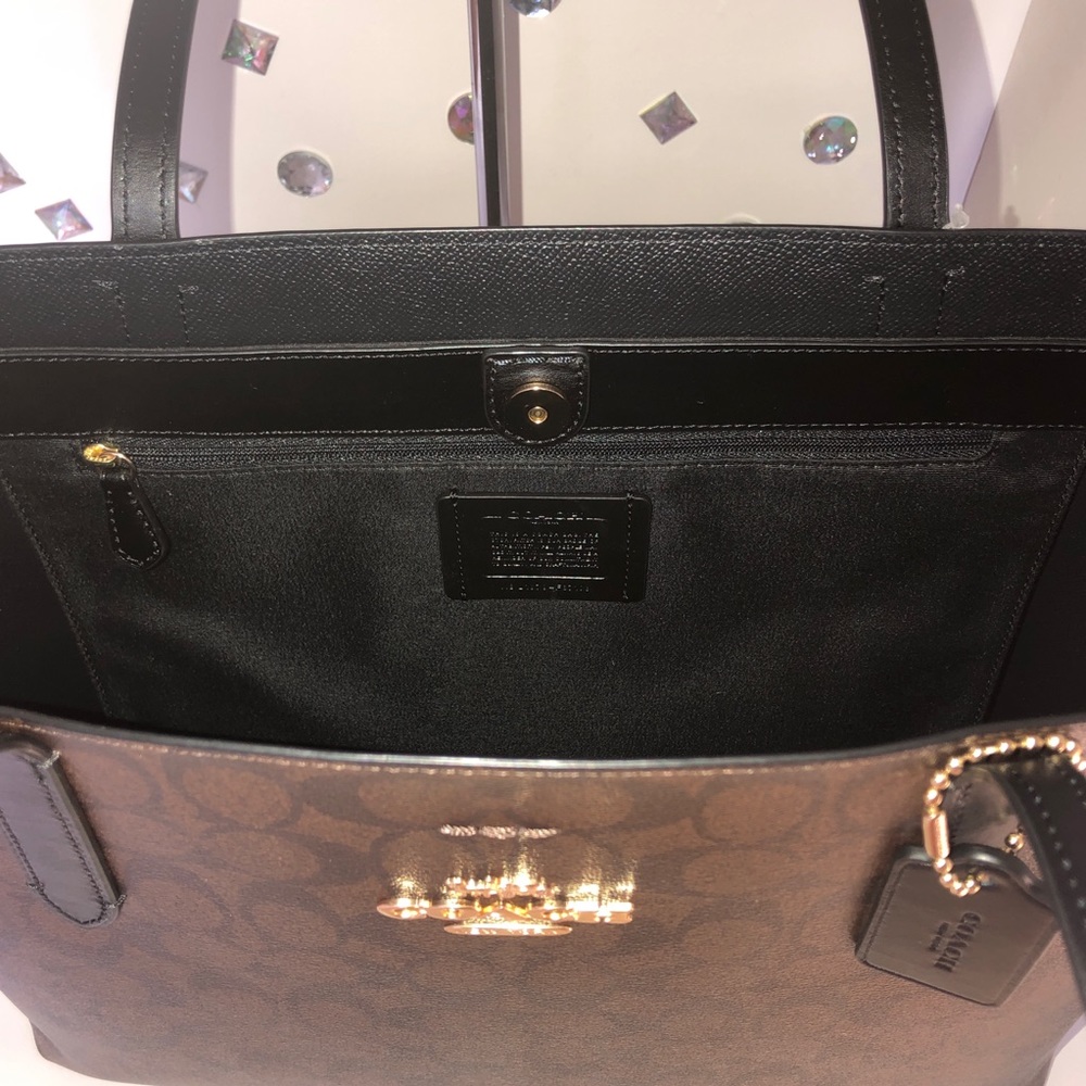 SOLD ONⓂ️COACH💎SIGNATURE AVENUE TOTE - Picture 5 of 6